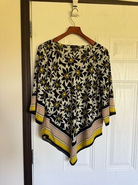 2 for $15 sale: Alfani black white floral poncho style blouse with yellow accent